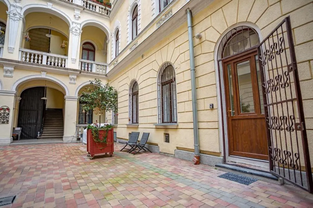 Boutique Apartment In Akacfa Street Budapest Hungary